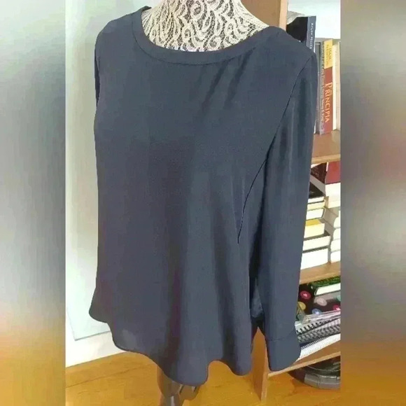 Banana  Republic Navy Blue Long Sleeve Crewneck Pullover Blouse Medium Petite - Picture 1 of 12